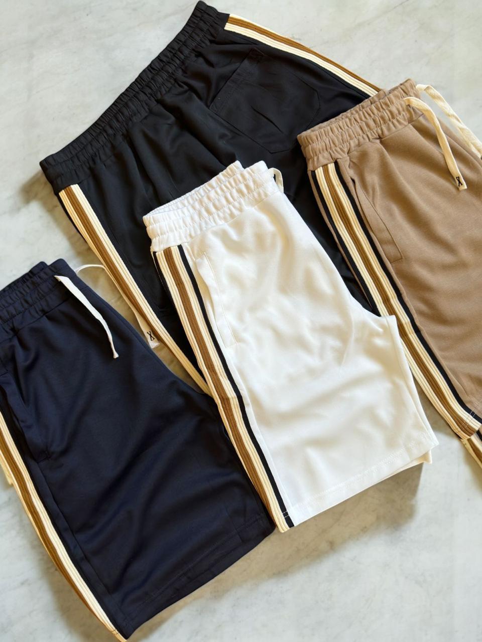 Bermuda Masculina Premium com Faixa Lateral